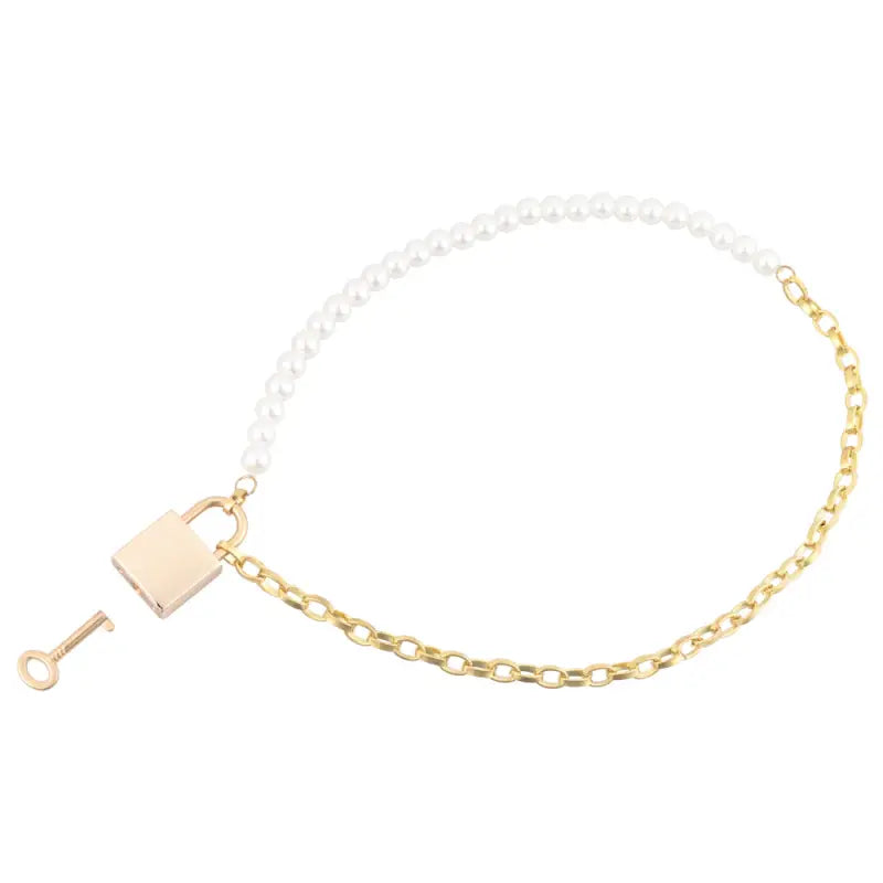 Mischief Pearl Day Collar with Faux Pearls for Elegant Styling