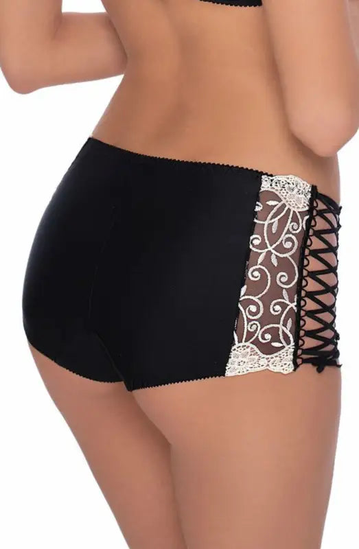 Experience Elegance with Roza Ginewra Short Decorated in Lace and Embroidery